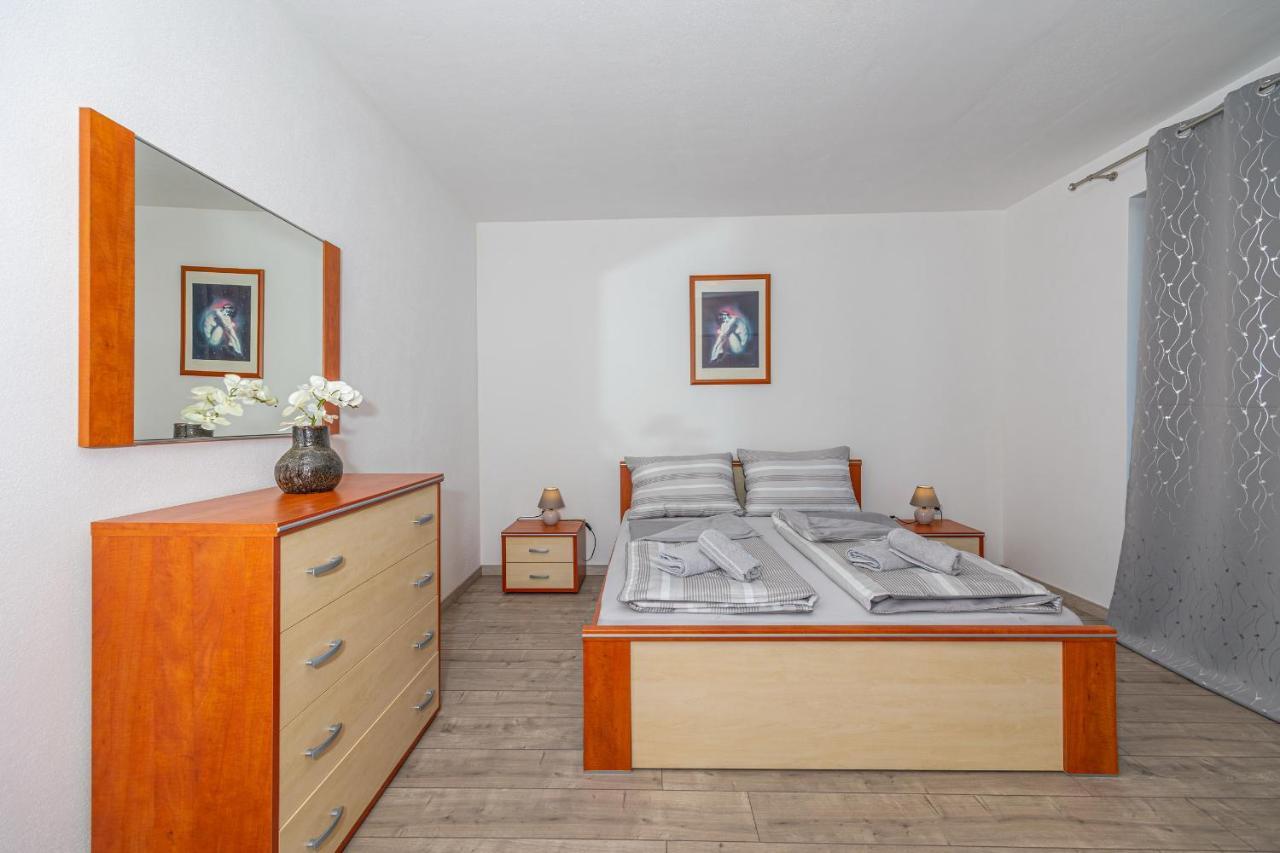 Apartments Lacic 2 Crikvenica Exterior foto